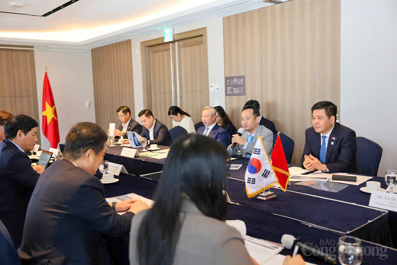 Ông Phạm Khắc Tuyên - Tham tán thương mại, Thương vụ Việt Nam tại Hàn Quốc phát biểu trong buổi Ok88vip tỷ lệ kèo World Cup 2026