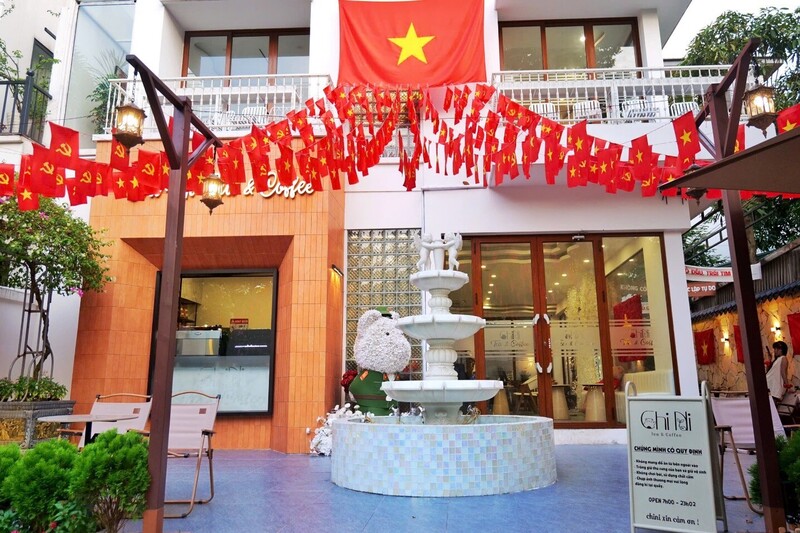 Quán cà phe ChiNi dẫn du khách vào một hành trình ngược dòng thời gian bằng không gian bốn tầng đậm chất ký ức, ngay tại khu đô thị Ngoại giao đoàn phường Nghĩa Đô.