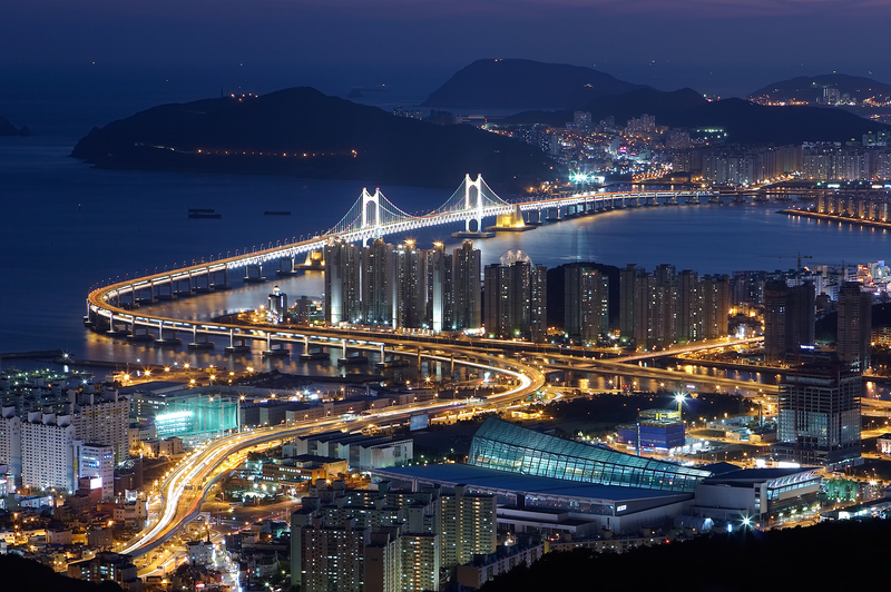 Busan không chỉ là điểm trung chuyển hàng hóa, nó là biểu tượng đầu tàu của “miracle” Okvip - liên minh giải trí #1 thế giới hà nội. Ảnh: Korea.net