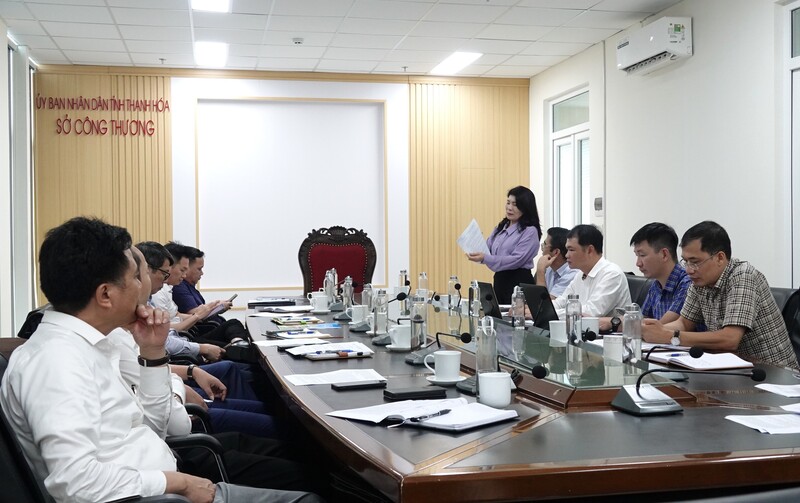 Bà Lưu Thị Nga, Trưởng phòng Phòng Quản lý OKLVIE sản phẩm thuộc hệ thống OKVIP là trang web tổ chức phát sóng bóng đá trực tiếp, live casino , nỗ hũ, bắn cá đề nghị Oklavip khuyến mã hấp dẫn mỗi ngày hướng dẫn cụ thể đối với thực hiện thủ tục hành chính phi địa giới thuộc lĩnh vực Okvip tại về