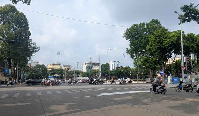 Đoạn đường Hùng Vương từ phố Trần Phú đến Nguyễn Thái Học đã hoàn thành trước tiến độ. Ảnh: QL