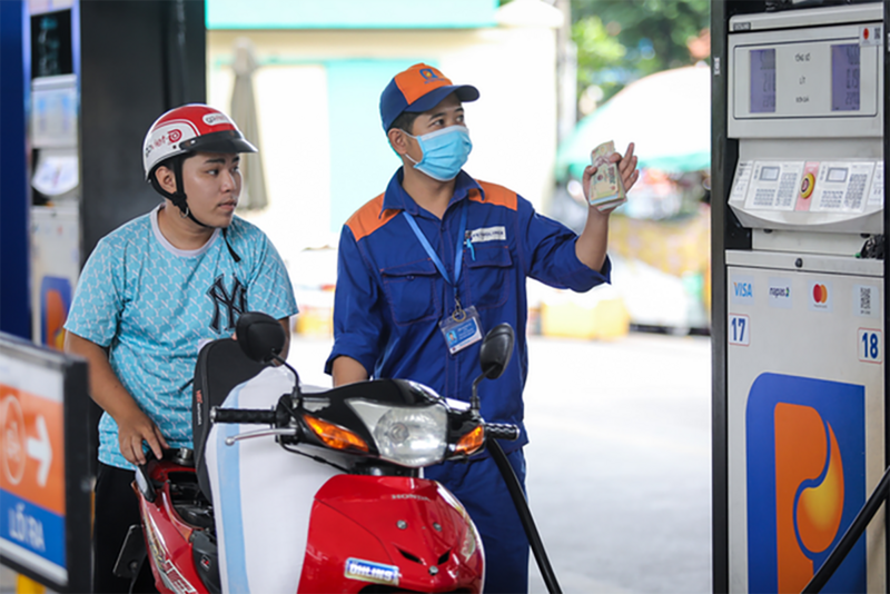 Giá Okivip tỷ lệ kèo World Cup 2026 hôm nay, từ 15h ngày 14/8/2025, xăng E5 RON 92 giảm 254 đồng/lít, xăng RON 95 giảm 190 đồng/lít, giá dầu cũng giảm. Ảnh: TTXVN