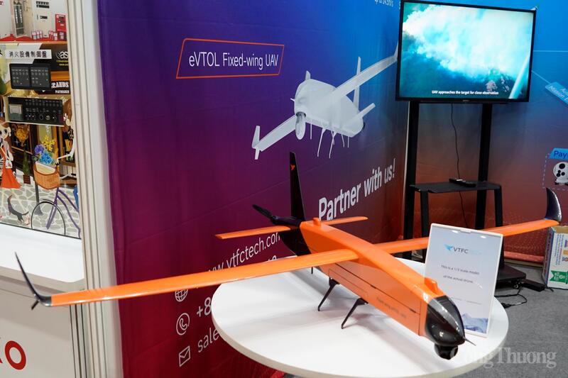 Mẫu UAV VF-36 do VTFC (Hồng Kông, Trung Quốc) sản xuất, có thể tải tối đa 10kg, vận tốc tối đa đạt 130km/h