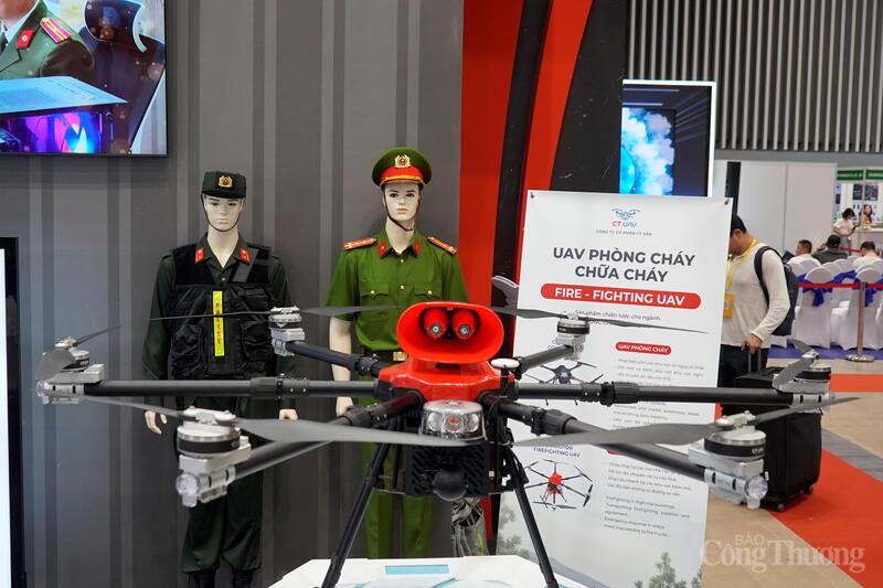 Mẫu UAV phòng cháy, chữa cháy của Công ty Cổ phần CT AUV sản xuất