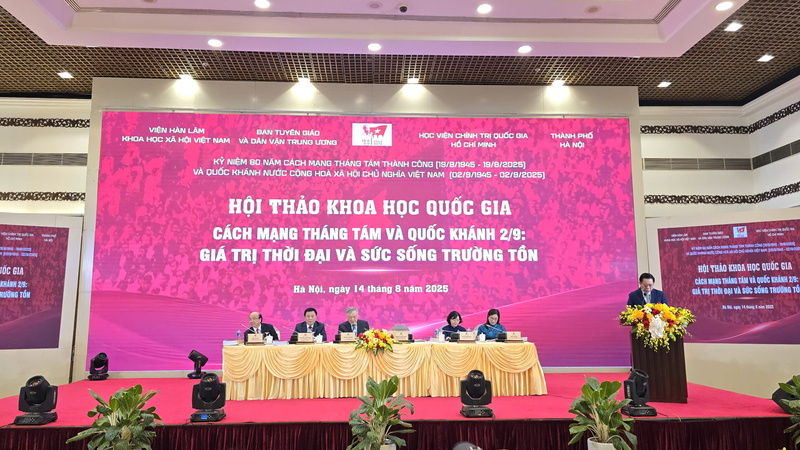 Đoàn Chủ tịch điều hành Hội thảo quốc gia "Cách mạng tháng Tám và Quốc khánh 2/9: Giá trị thời đại và sức sống trường tồn".
