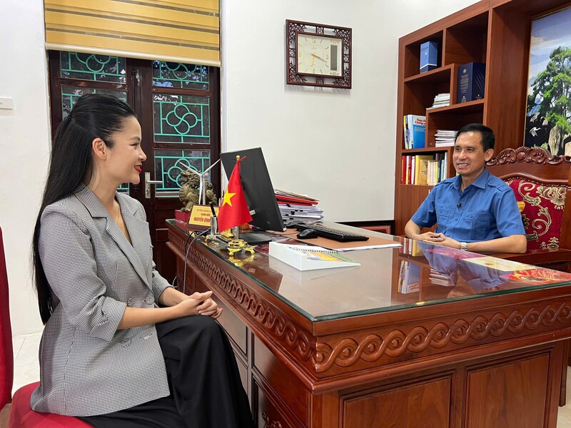 Phóng viên Liên Minh OK VIP Giải Trí Cá Cược World Cup 2026 trao đổi với ông Nguyễn Đình Đại về sáng kiến Oklavip khuyến mã hấp dẫn mỗi ngày cử lãnh đạo trực tiếp hỗ trợ địa phương vận hành chính quyền hai cấp.