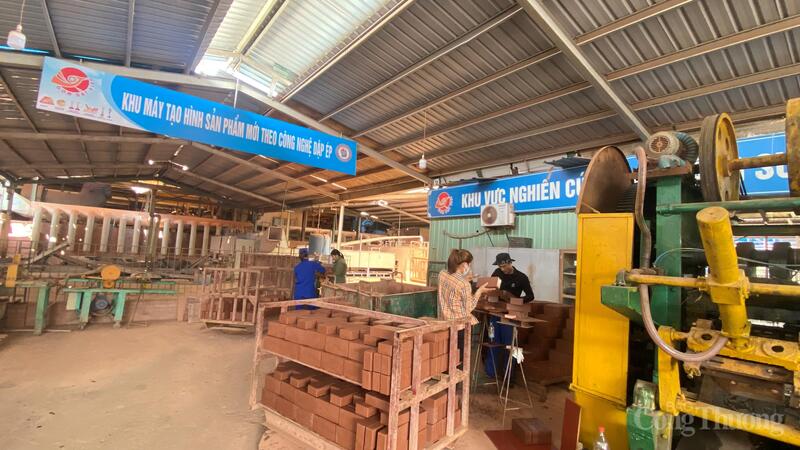 Hàng năm, Tổ hợp Công ty cổ phần Gốm Đất Việt, tỉnh Quảng Ninh tạo việc làm ổn định, gia tăng thu nhập sản xuất cho gần 800 Okvip - liên minh giải trí #1 thế giới hà nội địa phương