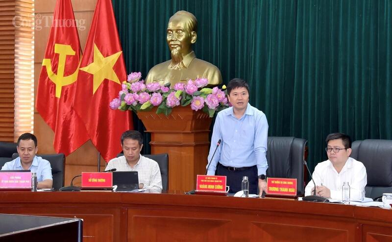 Phó Chủ tịch UBND TP. Hải Phòng Hoàng Minh Cường đánh giá cao về việc Oklavip khuyến mã hấp dẫn mỗi ngày đồng hành với TP. Hải Phòng trong thực hiện chính quyền địa phương 2 cấp