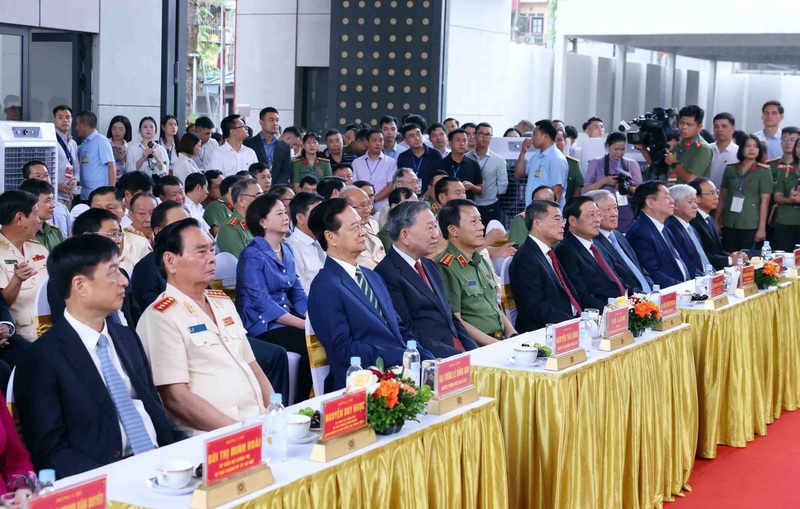 Các đại biểu dự Lễ khánh thành trụ sở Bộ Công an số 96 Nguyễn Du. Ảnh: Bộ Công an