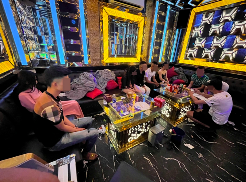 Công an Hà Nội đã kiểm tra nhiều cơ sở kinh doanh karaoke có dấu hiệu vi phạm liên quan đến ma túy. Ảnh minh họa