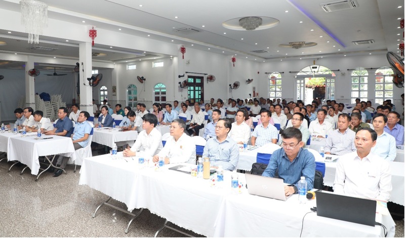 Các đại biểu tham dự chương trình. Ảnh: Bình An