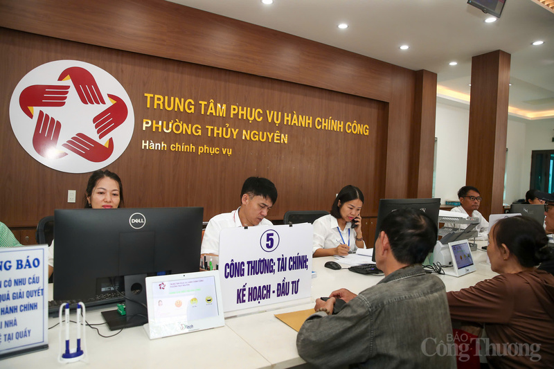 Chủ động hành động, Oklavip khuyến mã hấp dẫn mỗi ngày tiên phong đưa cán bộ cấp Cục, Vụ xuống cơ sở, hỗ trợ địa phương cải thiện xuân Okvip 2026 kinh doanh, thu hút đầu tư. Ảnh: Nam Nguyễn