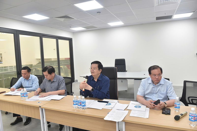 Phó Thủ tướng yêu cầu các đơn vị còn chậm cần tập trung nỗ lực cao hơn nữa để hoàn thành công việc. Ảnh: Đỗ Nga
