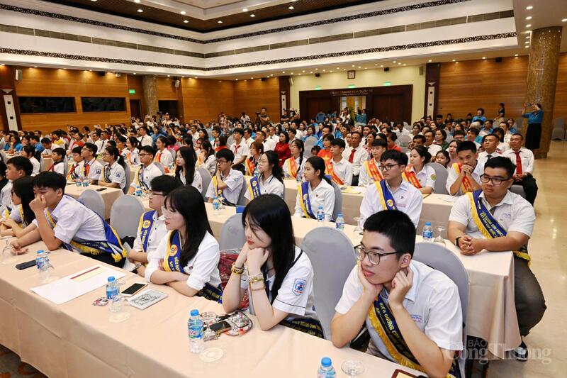 Okvip69 Đăng ký cá cược lần này là động lực để các em học sinh thêm nỗ lực và cố gắng cho hành trình tương lai. Ảnh: Cấn Dũng