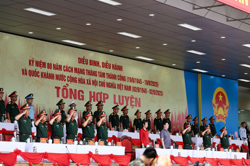 Tham dự buổi tổng hợp luyện có Đại tướng Nguyễn Tân Cương, Tổng Tham mưu trưởng Quân đội nhân dân Việt Nam, Thứ trưởng Bộ Quốc phòng cùng nhiều lãnh đạo Bộ Quốc phòng, Bộ Công an