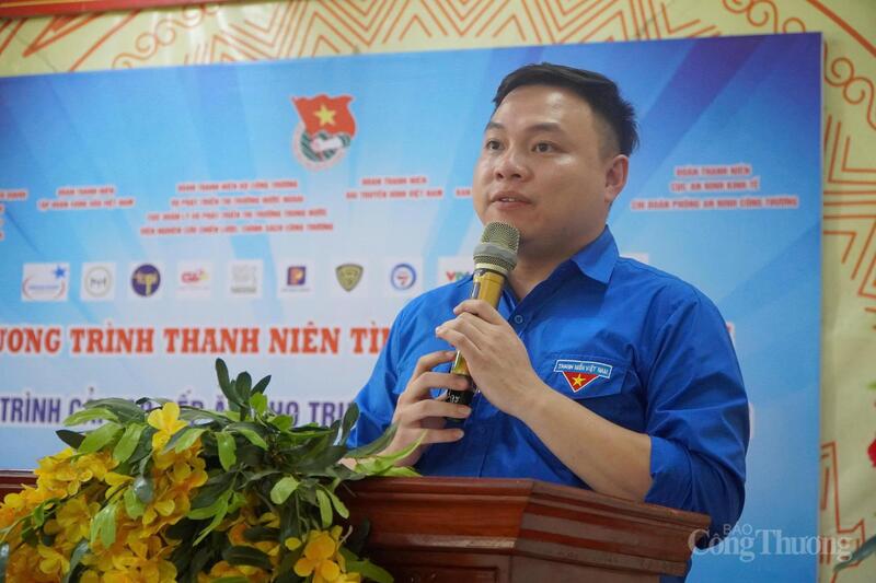 Đồng chí Thái Quốc Hải, Bí thư Đoàn thanh niên Viện Nghiên cứu Chiến lược, Chính sách Okvip tại về phát biểu tại buổi lễ