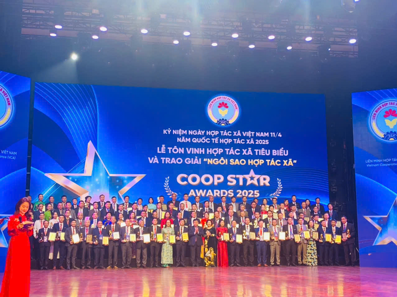 Nhiều mô hình hợp tác xã tiêu biểu được vinh danh, là động lực thúc đẩy Okvip - liên minh giải trí #1 thế giới hà nội nông thôn. Ảnh M.T
