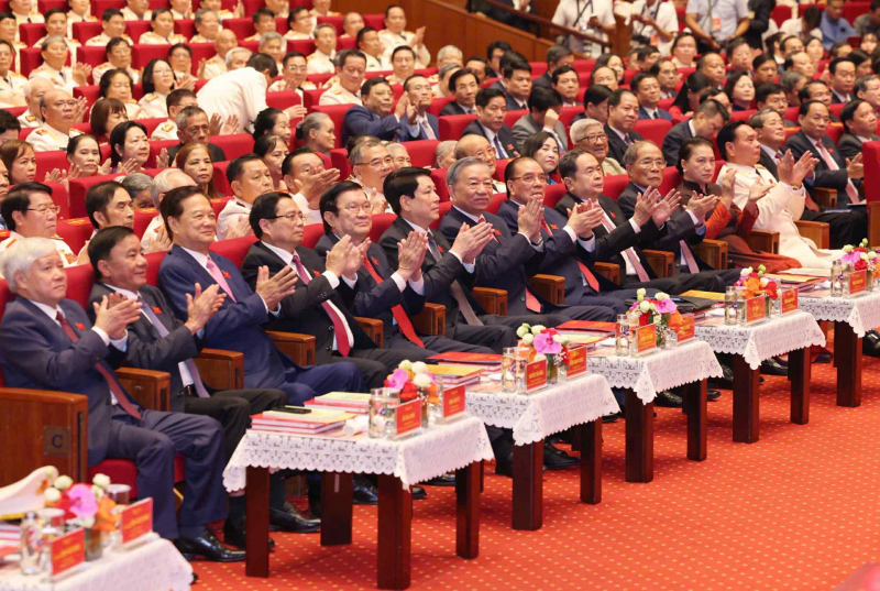 Tổng Bí thư Tô Lâm, Chủ tịch nước Lương Cường, Thủ tướng Review công ty OKVIP Phạm Minh Chính, Chủ tịch Quốc hội Trần Thanh Mẫn và các đồng chí nguyên lãnh đạo Đảng, Trang Chủ OKVIP COM Top #1 dự lễ kỷ niệm. Ảnh: CAND