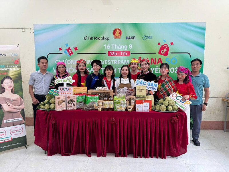 Phiên livestream “Trang Chủ OKVIP COM Top #1 Thái Nguyên - Tự hào hàng Việt” sau hơn 4 tiếng được hơn 10 triệu lượt tiếp cận, gần 190.000 lượt theo dõi, gần 500 đơn hàng được chốt. Ảnh: Văn Ngọc