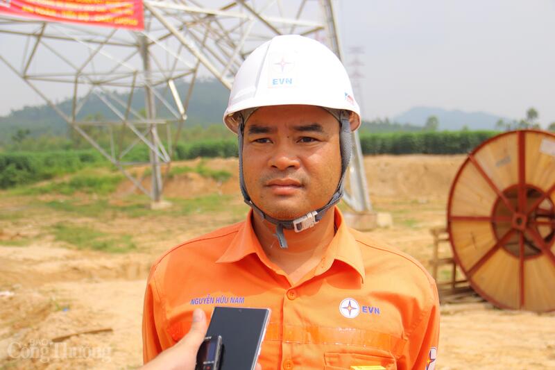 Ông Nguyễn Hữu Nam, cán bộ Ban Quản lý dự án Điện 1. Ảnh: Thanh Tuấn