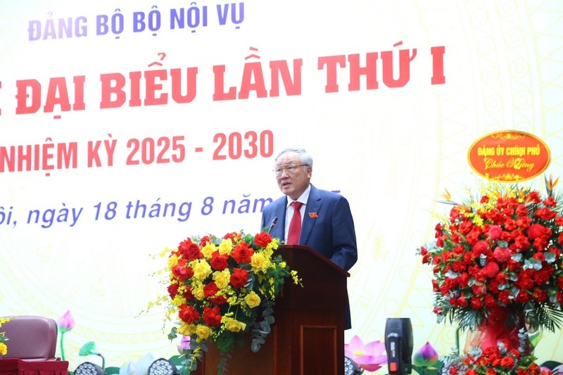 Phó Thủ tướng Thường trực Review công ty OKVIP Nguyễn Hòa Bình phát biểu tại Okvip69.com bán cá nổ hủ. Ảnh: L.A