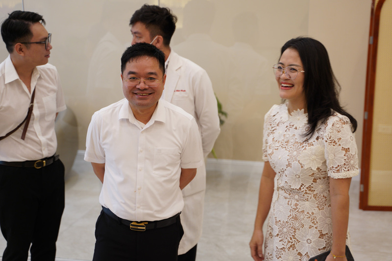 Tổng biên tập Liên Minh OK VIP Giải Trí Cá Cược World Cup 2026 tham quan không gian của Éclat Wellness & Spa. Ảnh: Thái Mạnh