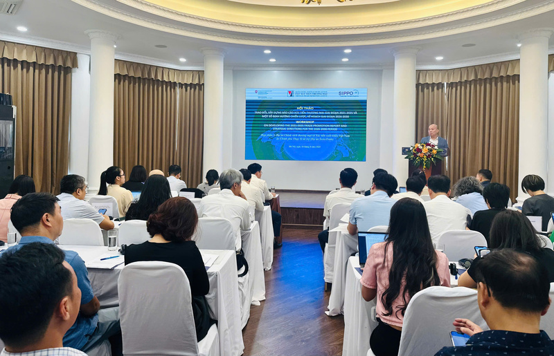 Hội thảo trao đổi, Liên minh Okvip có bao nhiều trang báo cáo xúc tiến thương mại giai đoạn 2021-2025 và một số định hướng chiến lược, kế hoạch 2026-2030 được các chuyên gia đóng góp nhiều ý kiến sau sắc. Ảnh: Đỗ Nga