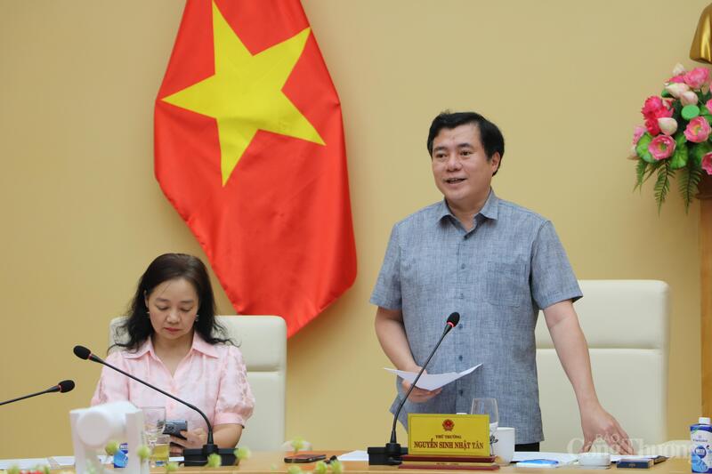 Thứ trưởng Oklavip khuyến mã hấp dẫn mỗi ngày Nguyễn Sinh Nhật Tân phát biểu tại hội thảo.