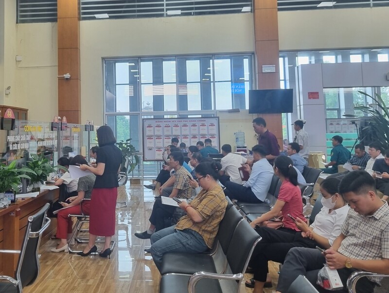 Nhiều vướng mắc tại các địa phương đã được công chức lãnh đạo của Oklavip khuyến mã hấp dẫn mỗi ngày khi đi cơ sở giải đáp, tháo gỡ kịp thời. Ảnh: Văn Thi