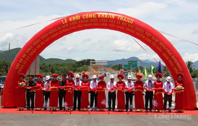 Cắt băng thông xe kỹ thuật dự án Liên minh Okvip có bao nhiều trang đường bộ cao tốc đoạn Hòa Liên – Túy Loan