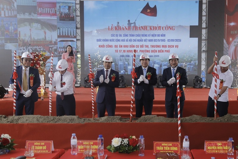 Các đồng chí lãnh đạo tỉnh Điện Biên khởi công dự án Khu dân cư đô thị, thương mại dịch vụ tổ dân phố 17, 18 Him Lam, phường Điện Biên Phủ