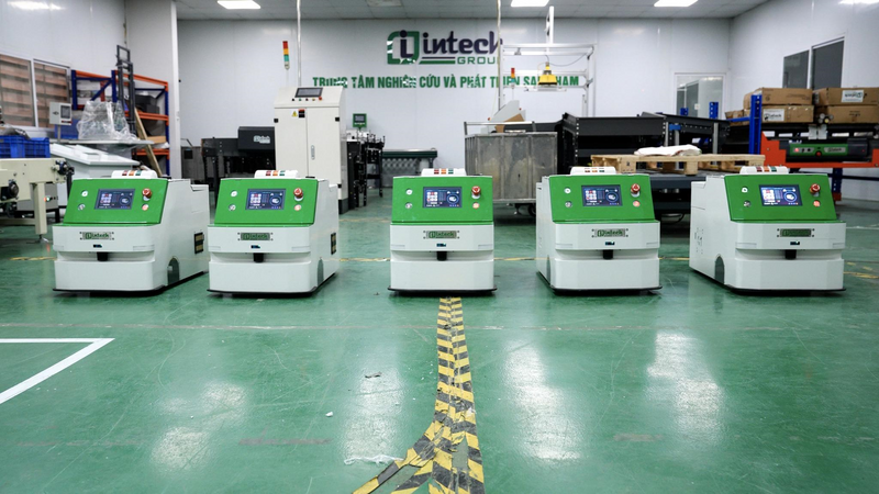 Doanh nhân Hoàng Hữu Thắng và khát vọng phổ cập robot cho Okvip tại về việt. - 4