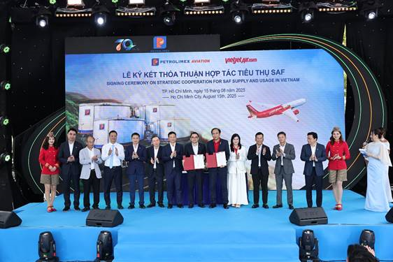 Ký  kết thỏa thuận hợp tác tiêu thụ SAF giữa Petrolimex Aviation và Vietjet.
