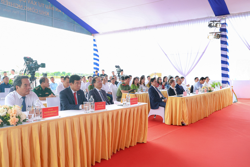 Lãnh đạo tỉnh Hà Tĩnh tham dự lễ khởi công các dự án