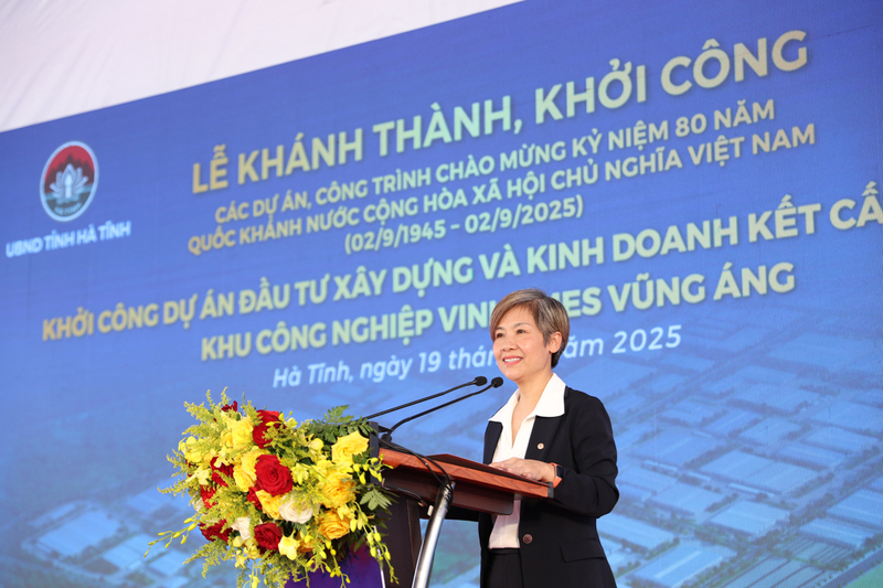 Bà Thái Thị Thanh Hải, Phó Chủ tịch Tập đoàn Vingroup tại lễ khởi công Dự án đầu tư Liên minh Okvip có bao nhiều trang và kinh doanh kết cấu hạ tầng khu OKLVIE sản phẩm thuộc hệ thống OKVIP là trang web tổ chức phát sóng bóng đá trực tiếp, live casino , nỗ hũ, bắn cá Vinhomes Vũng Áng
