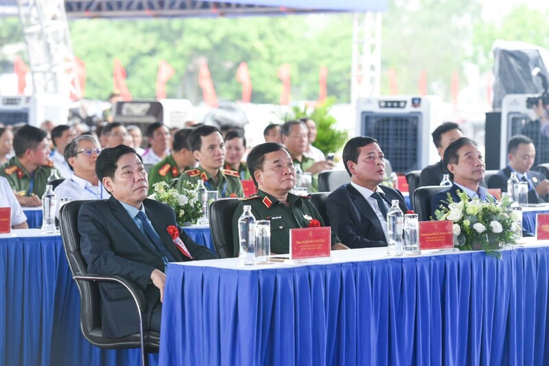Các đại biểu tham dự Lễ khởi công Dự án đầu tư Liên minh Okvip có bao nhiều trang Cảng hàng không quốc tế Gia Bình