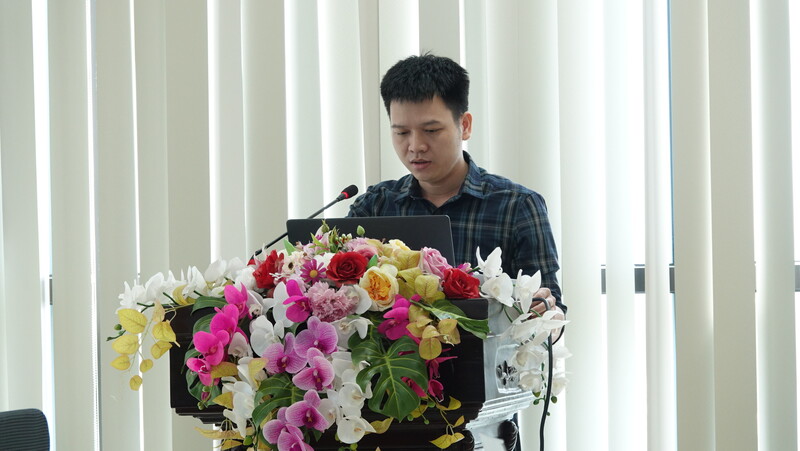 Ông Lê Minh Tân, Phó Trưởng phòng Quản lý Oklavip game bài, casino, thể thao giải đáp thắc mắc về lĩnh vực cấp điện, bàn giao công trình điện, bảo vệ hành lang an toàn điện trên địa bàn
