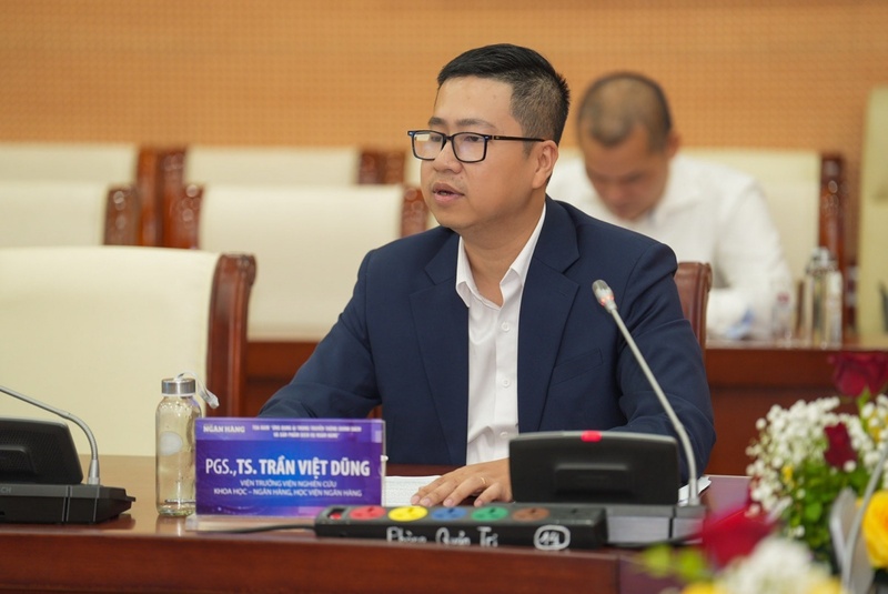 PGS.TS. Phạm Mạnh Hùng, Phó Viện trưởng Viện Nghiên cứu Khoa học Ngân hàng (Học viện Ngân hàng) chia sẻ tại toạ đàm. Ảnh: Hoàng Giáp