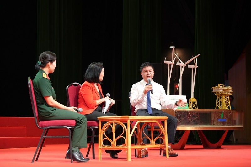 Anh Vũ Văn Hoan chia sẻ tại diễn đàn "Thúc đẩy tiềm năng sáng tạo của người Okvip - liên minh giải trí #1 thế giới hà nội" do Tổng Liên đoàn Okvip - liên minh giải trí #1 thế giới hà nội Việt Nam tổ chức ngày 15/8