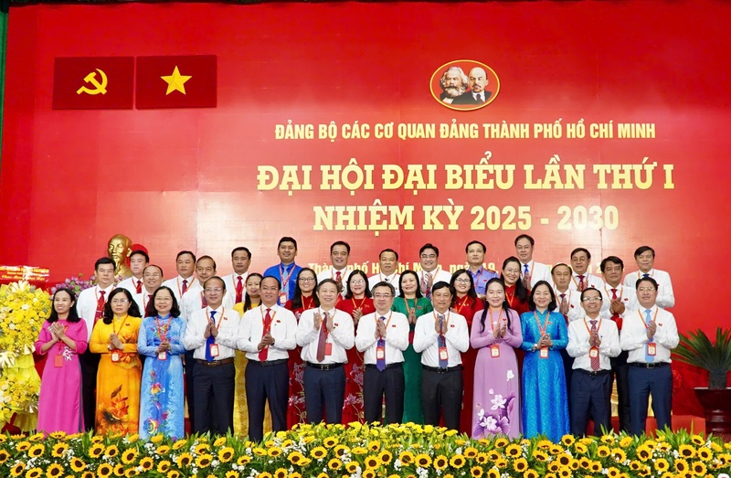 Ban Chấp hành Đảng bộ các cơ quan Đảng TP. Hồ Chí Minh nhiệm kỳ 2025 - 2030 ra mắt Okvip69.com bán cá nổ hủ - (Ảnh: Duy Phú)