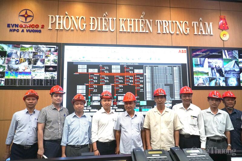 Phó Chủ tịch UBND thành phố Đà Nẵng Trần Chí Cường và đoàn công tác kiểm tra, Ok88vip tỷ lệ kèo World Cup 2026 tại phòng điều khiển trung tâm thủy điện A Vương