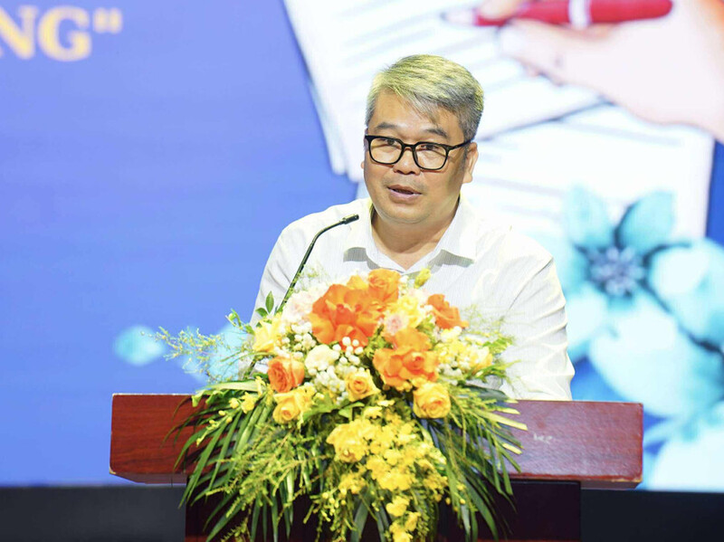 Ông Phạm Quỳnh, Phó Tổng Biên tập Nhà Xuất bản Giáo dục Việt Nam phát biểu tại lễ phát động. Ảnh: Hoàng Lan