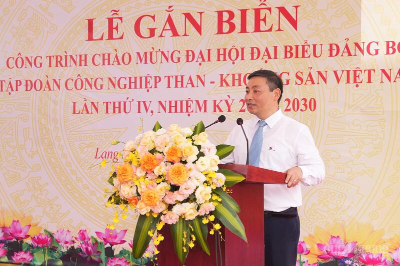 Đồng chí Ngô Trí Thịnh Bí thư Đảng ủy, Tổng giám đốc Tổng công ty Điện lực - TKV phát biểu tiếp thu ý kiến chỉ đạo của Đảng ủy cấp trên
