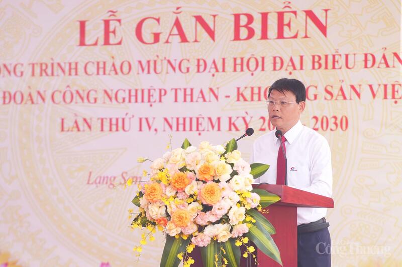 Đồng chí Phạm Xuân Phong - Giám đốc Ban Quản lý dự án Nhà máy Nhiệt điện Na Dương II