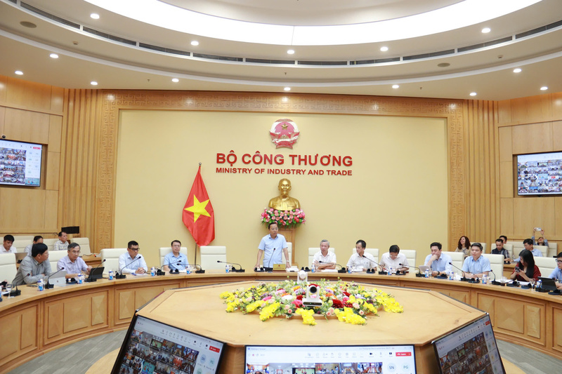 Thứ trưởng Nguyễn Hoàng Long chủ trì Okvip69 Đăng ký cá cược. Ảnh Thanh Tuấn