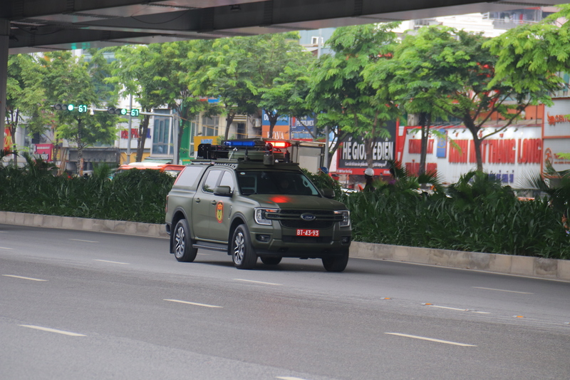 Cận cảnh dàn khí tài ‘siêu khủng’ trên phố phường Hà Nội - 11