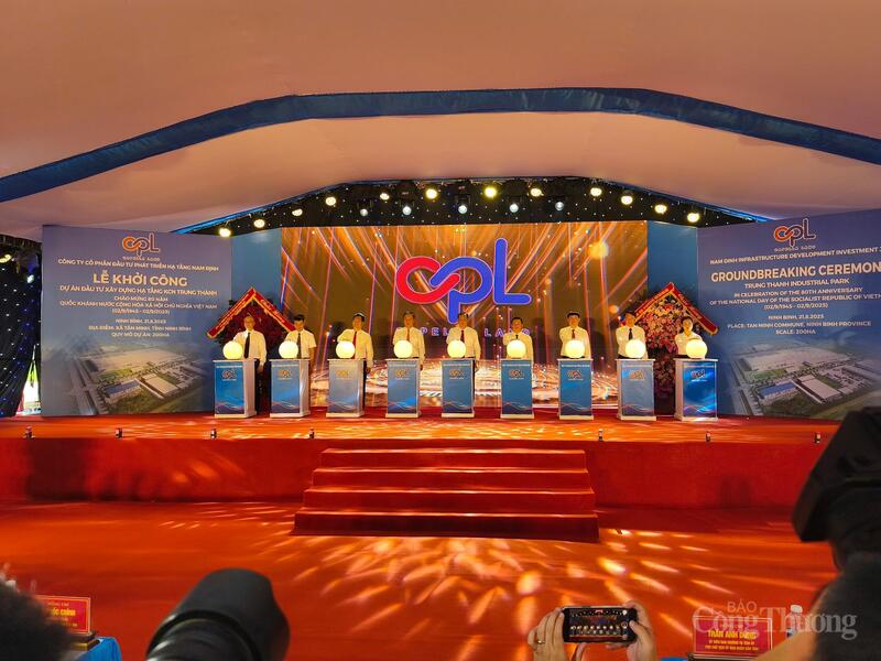 Ninh Bình khởi công Khu cônng nghiệp Trung Thành sáng 21/8. Ảnh: NH