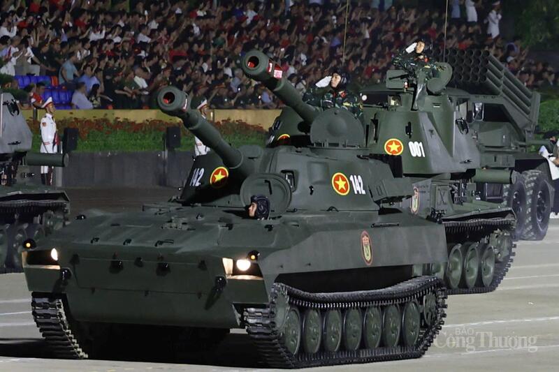 Dàn khí tài uy nghiêm, hùng dũng diễu hành qua Quảng trường Ba Đình - 12