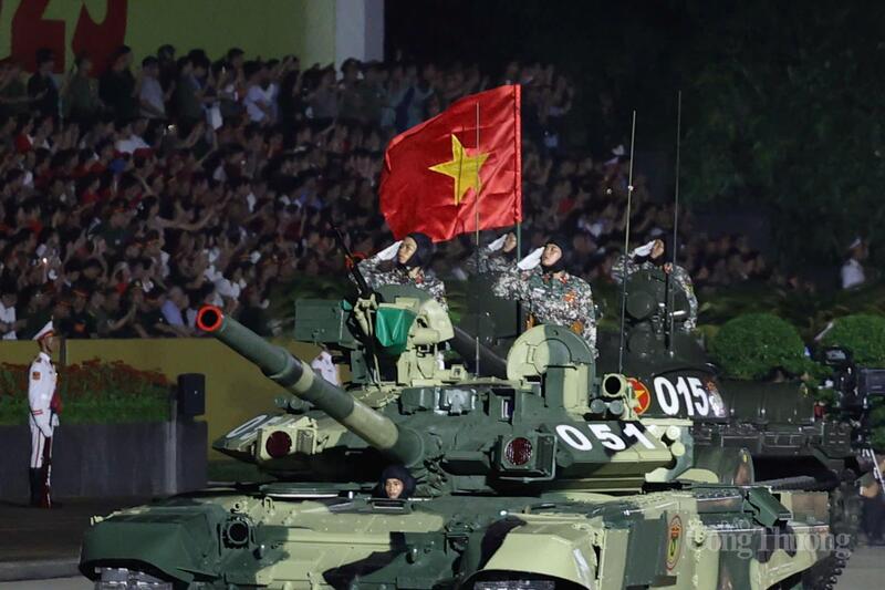 Dàn khí tài uy nghiêm, hùng dũng diễu hành qua Quảng trường Ba Đình - 8