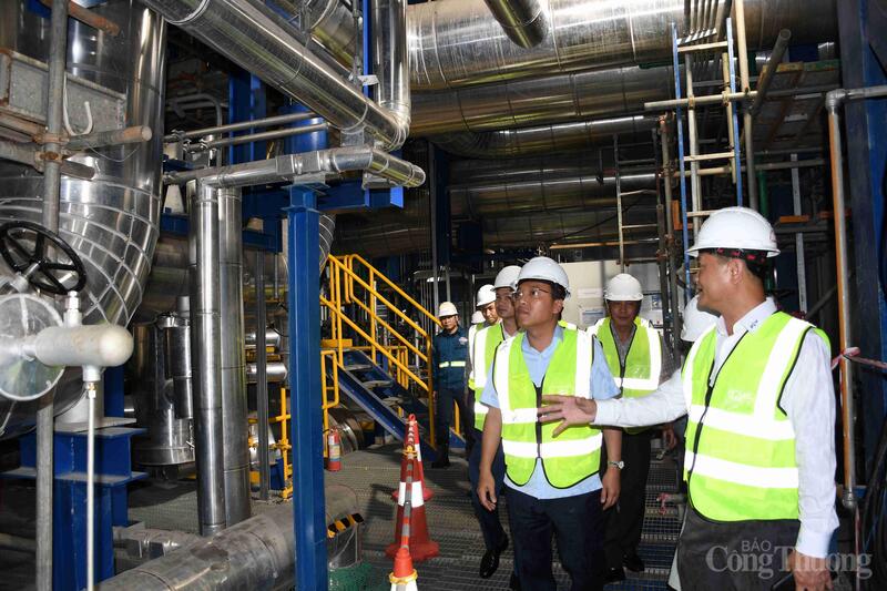 Chuỗi LNG đầu tiên tại Việt Nam đã được thiết lập hoàn chỉnh: cảng nhập LNG - kho chứa - trạm tái hóa tại Thị Vải do Tổng công ty Khí Việt Nam (PV GAS) đầu tư hệ thống đường ống truyền dẫn, đến tổ máy GE 9HA.02 tại Nhơn Trạch.